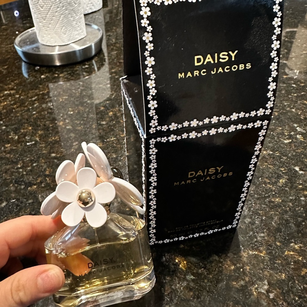 Daisy Perfume - Marc Jacobs